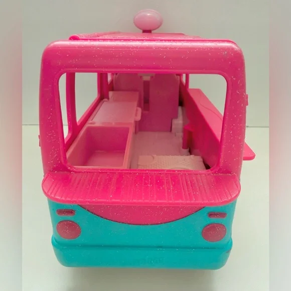 Shopkins Glitzi Ice Cream Truck playset from Moose Toys - Picture 8 of 11